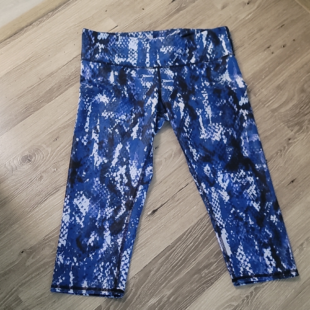 Alo Yoga Women's Leggings M Blue Snake Print Python Airbrush Capri Yoga Pants